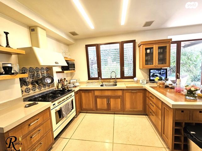 בית פרטי/ קוטג', סביון