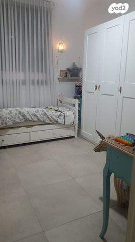 דירת גן, נעלה