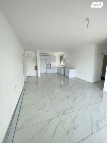 דירה, שקמים ואגמים, אשקלון