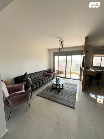 דירה, רמת נבון . הר כרמי, כרמיאל