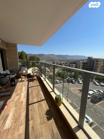 דירה, רמת נבון . הר כרמי, כרמיאל