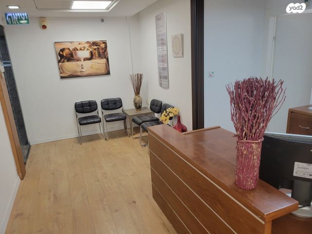 משרדים, דרך זאב ז'בוטינסקי 33, תל בנימין, רמת גן