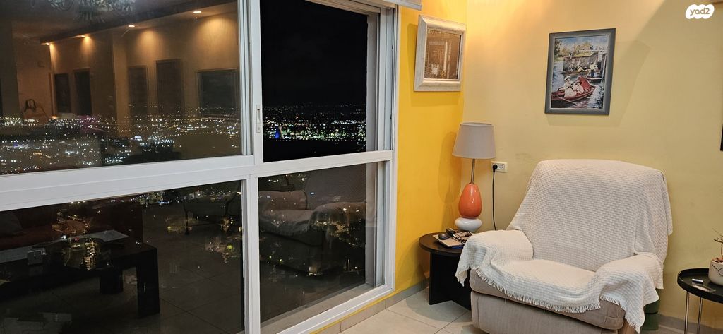 דירה, רמות יצחק, נשר