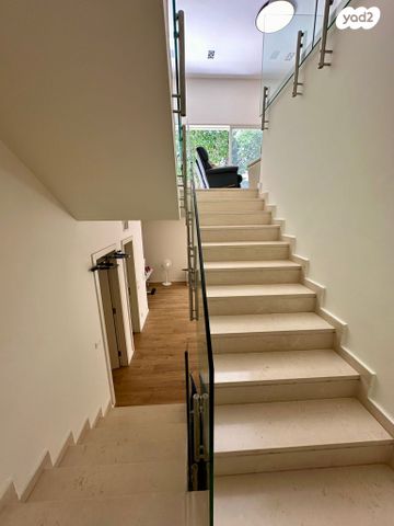 דירת גן, הרצליה הצעירה, הרצליה