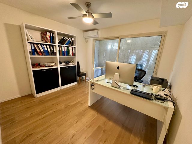 דירת גן, הרצליה הצעירה, הרצליה