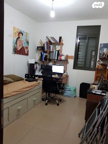 גג/ פנטהאוז, מזכרת בתיה