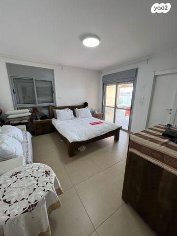 גג/ פנטהאוז, פיקוס, אופקים