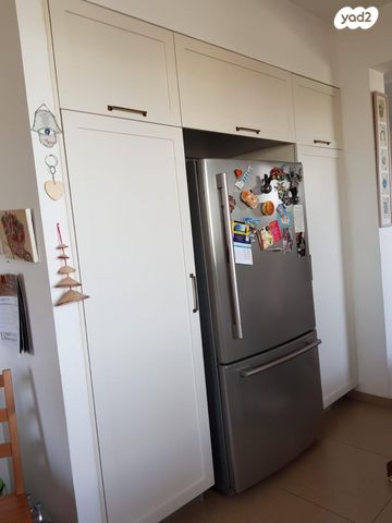 גג/ פנטהאוז, מזכרת בתיה