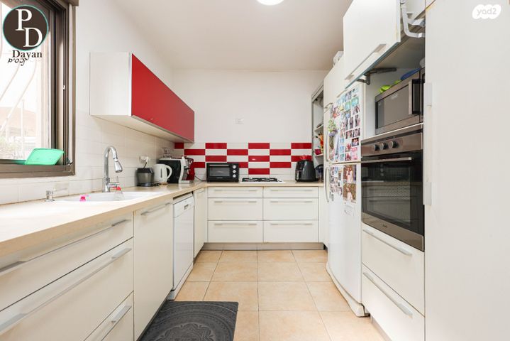 דירת גן, כפר יונה