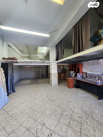 חנויות/ שטח מסחרי, קיבוץ גלויות, חיפה