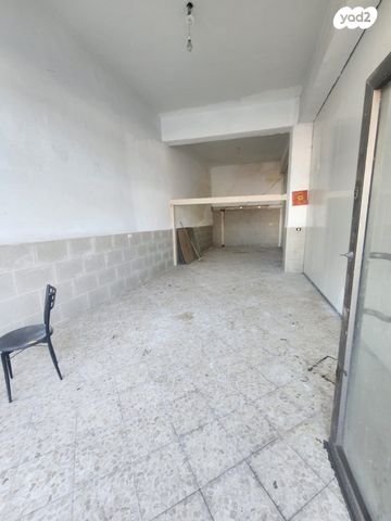 חנויות/ שטח מסחרי, קיבוץ גלויות, חיפה