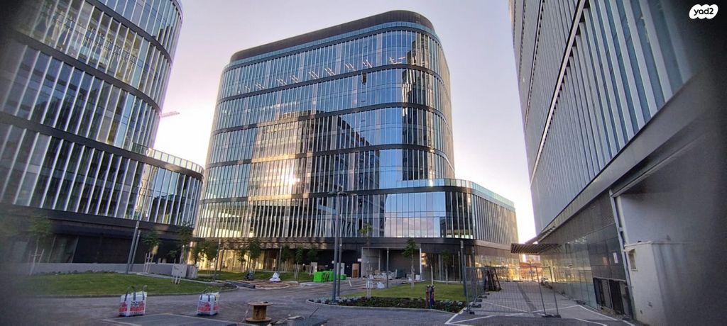 משרדים, קרית אונו