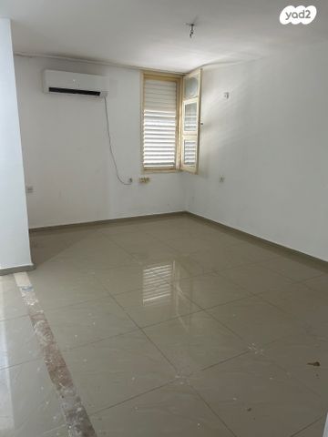 דירה, עמיחי, גיורא, רמלה