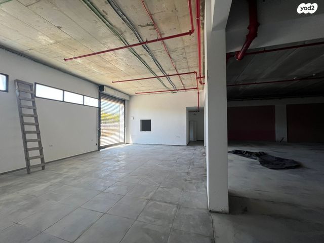 מבני תעשיה, שאר העיר, נתיבות