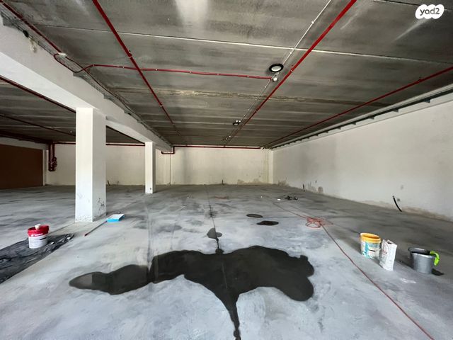 מבני תעשיה, שאר העיר, נתיבות