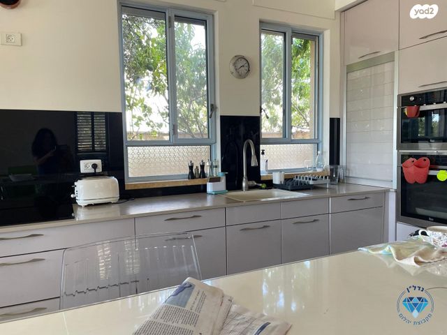 בית פרטי/ קוטג', אירוס