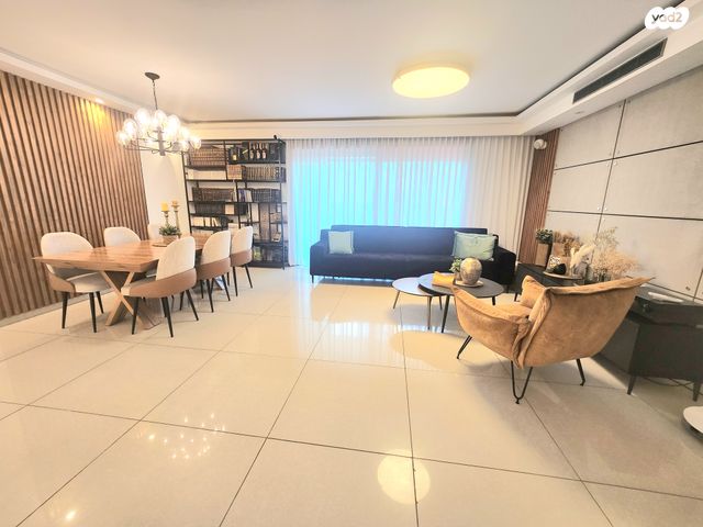 דירה, יהודה הלוי, רובע ה', אשדוד