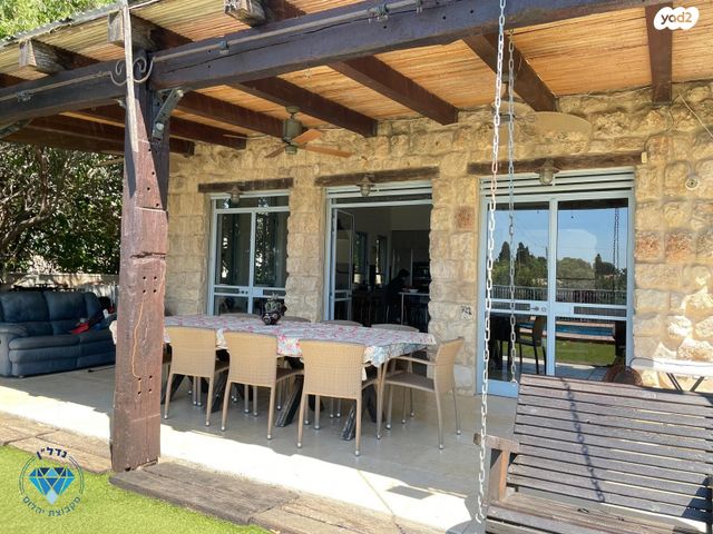 בית פרטי/ קוטג', אירוס