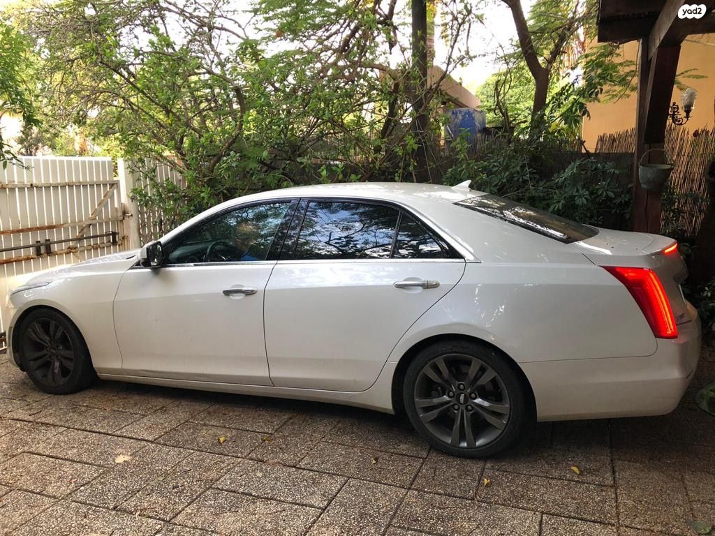 מודעת רכב קאדילק CTS