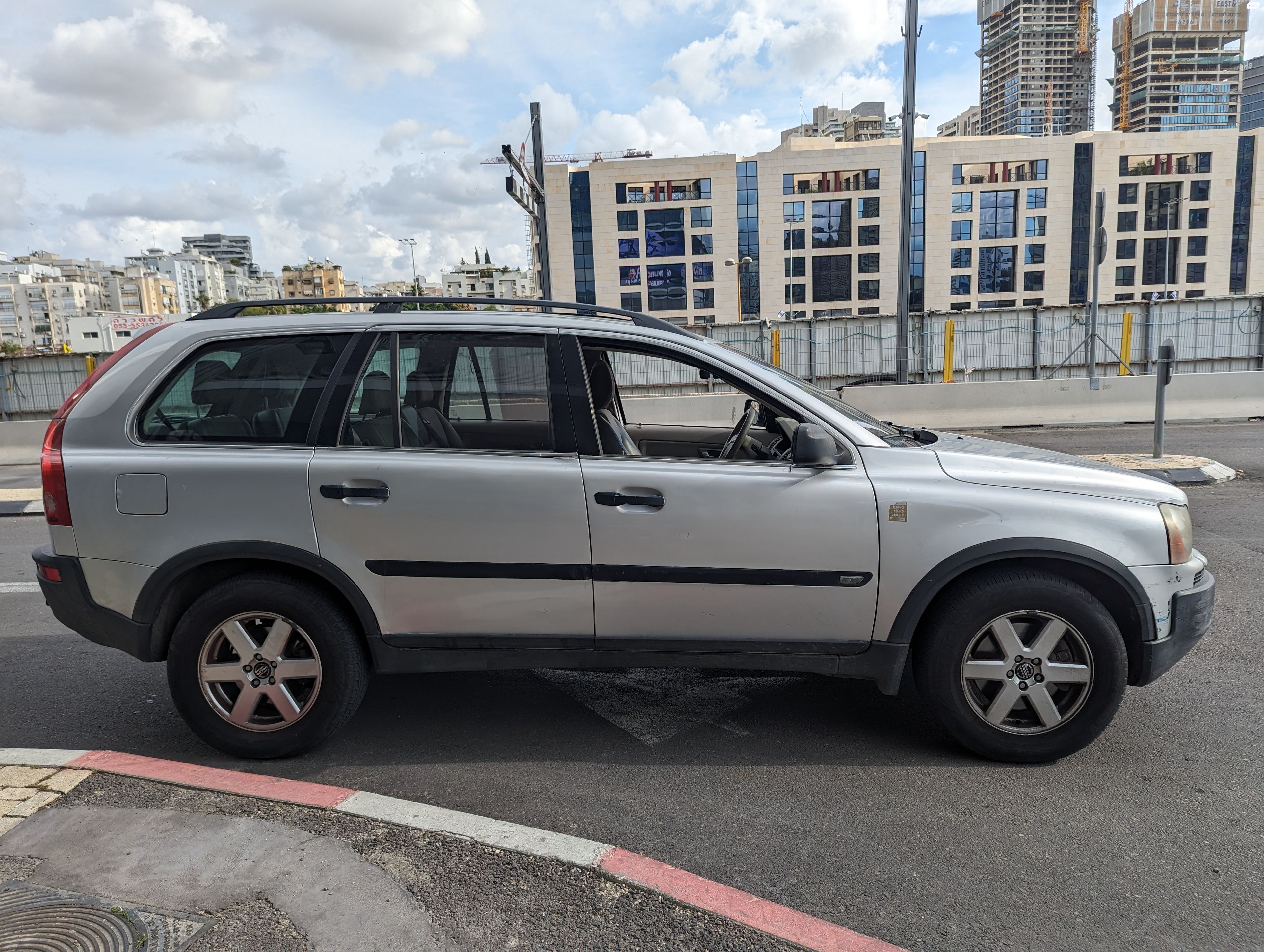 מודעת רכב וולוו XC90