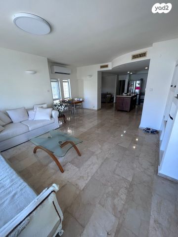 דירה, א.ד. גורדון, רמות רמז, חיפה