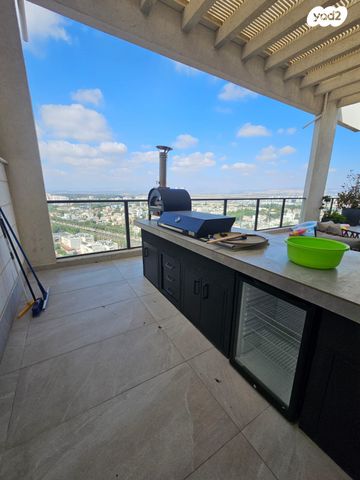 גג/ פנטהאוז, משכנות האומנים, קרית מוצקין