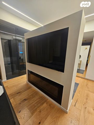 גג/ פנטהאוז, משכנות האומנים, קרית מוצקין