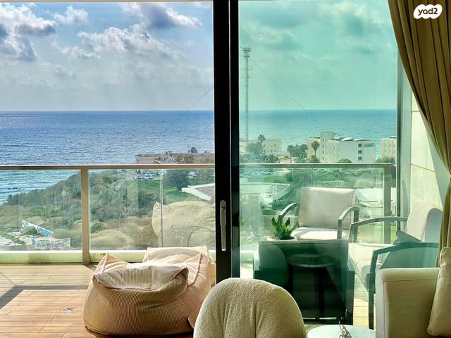 דירה, שדרות רחבעם זאבי, גבעת אולגה, חדרה