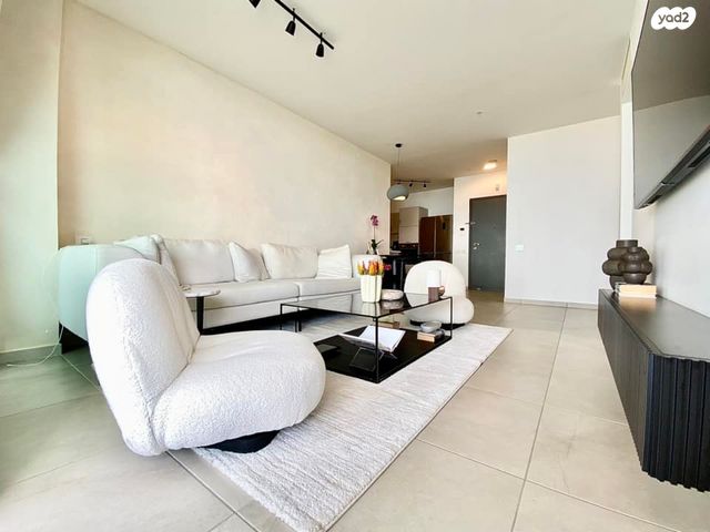 דירה, שדרות רחבעם זאבי, גבעת אולגה, חדרה