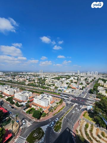 גג/ פנטהאוז, משכנות האומנים, קרית מוצקין