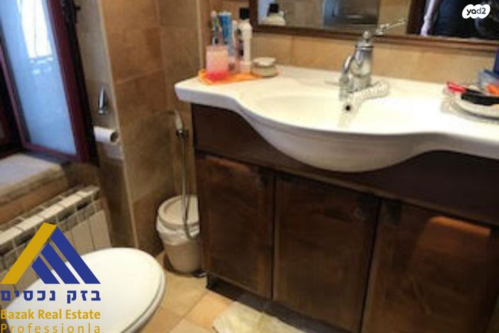 דו משפחתי, נחלאות, שערי חסד, ירושלים