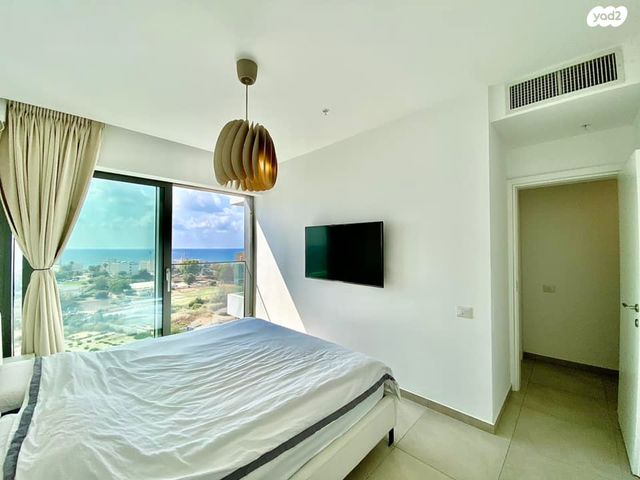 דירה, שדרות רחבעם זאבי, גבעת אולגה, חדרה