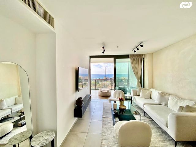 דירה, שדרות רחבעם זאבי, גבעת אולגה, חדרה