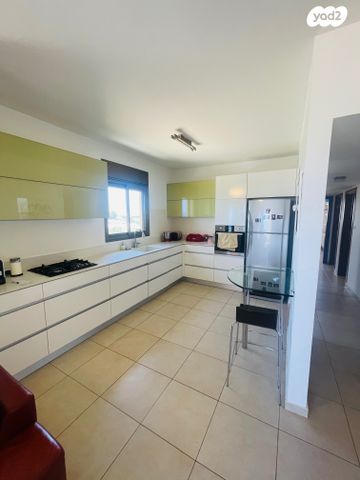 דירה, פייר קניג, נוף הטיילת, נתניה