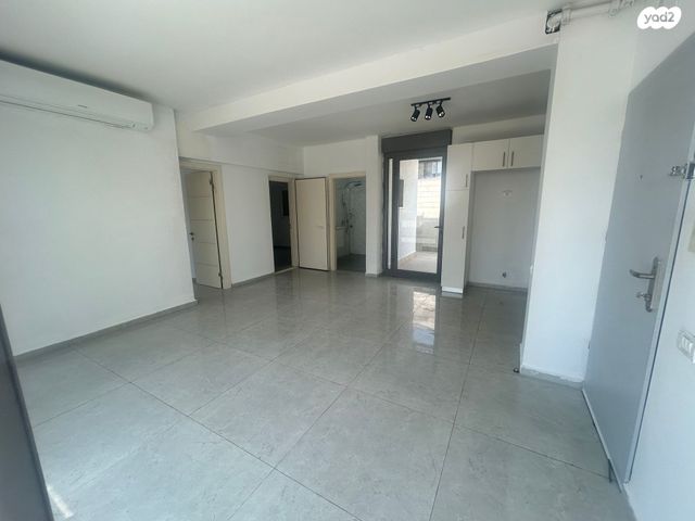 גג/ פנטהאוז, נהלל 5, נחלת יצחק, תל אביב יפו