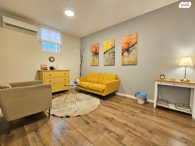 משרדים, בני עטרות, בני עטרות