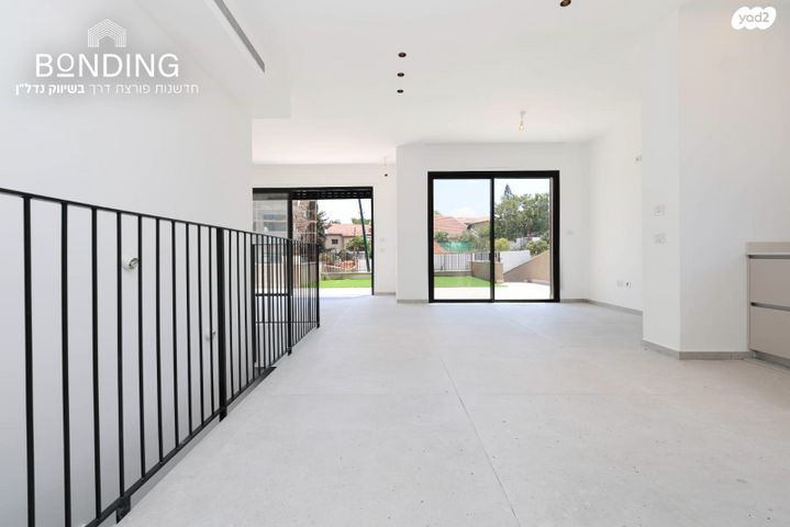 דירת גן, אבן יהודה