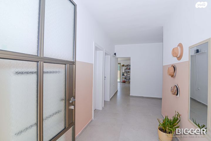 דו משפחתי, פרדס חנה כרכור