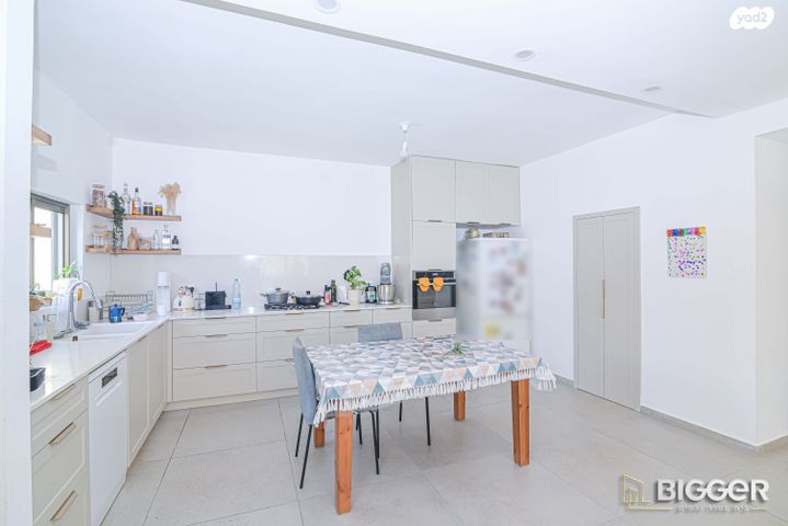 דו משפחתי, פרדס חנה כרכור