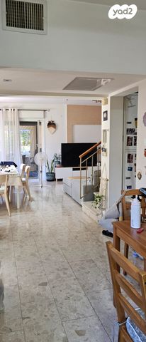 דו משפחתי, נהריה