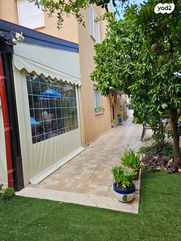 דו משפחתי, נהריה