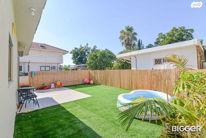 דו משפחתי, פרדס חנה כרכור