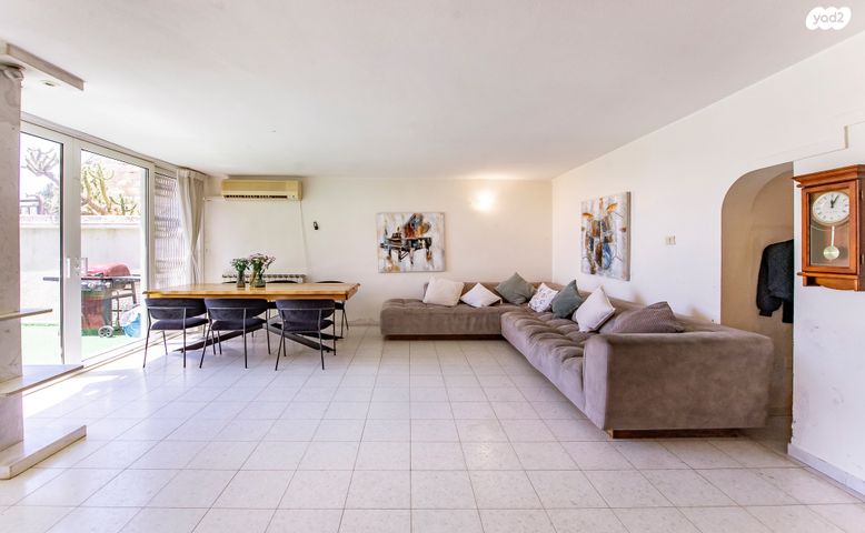 דירה, מבוא פלי"ם, הגבעה הצרפתית, גבעת שפירא, ירושלים