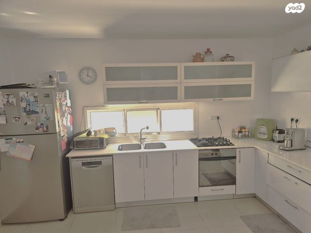 דו משפחתי, שערי תקווה