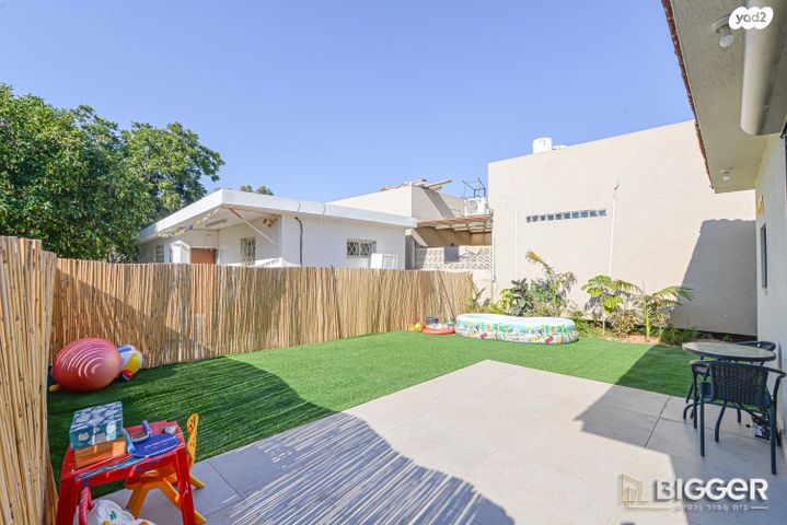 דו משפחתי, פרדס חנה כרכור