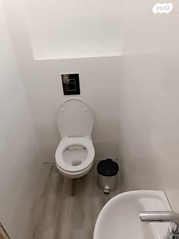 דירה, הושע בן באר, שפירא, אופקים