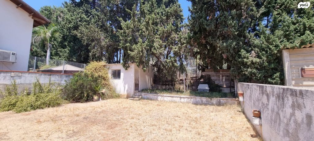 דו משפחתי, נווה מגן, רמת השרון