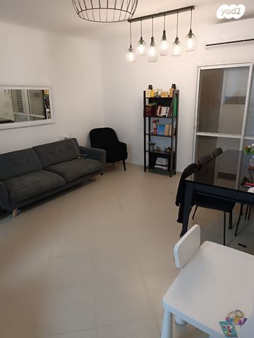 דירה, הושע בן באר, שפירא, אופקים