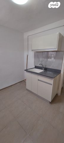 גיורא יוספטל 5