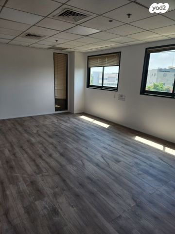 כללי, המעלית, קדימה צורן